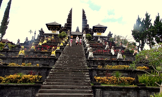 See Bali temples through Bali tour package from Singapore